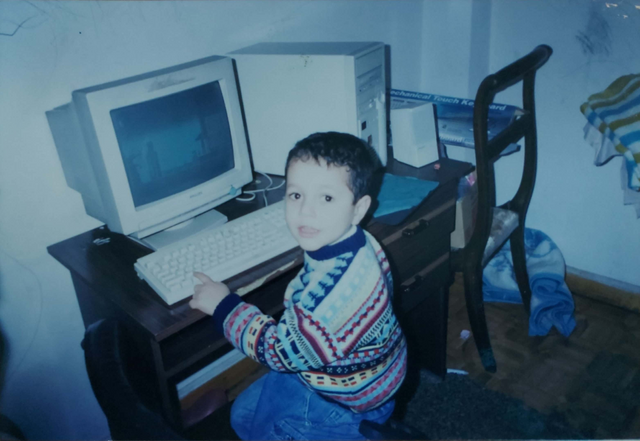 tiny-hazem-on-computer
